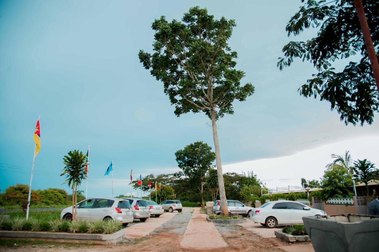 Milpark Hotel Cafumpe Exterior photo