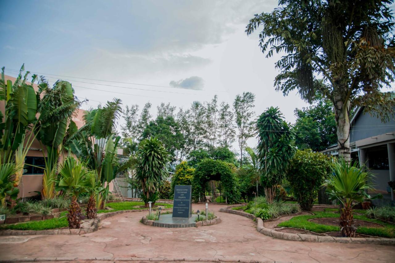 Milpark Hotel Cafumpe Exterior photo