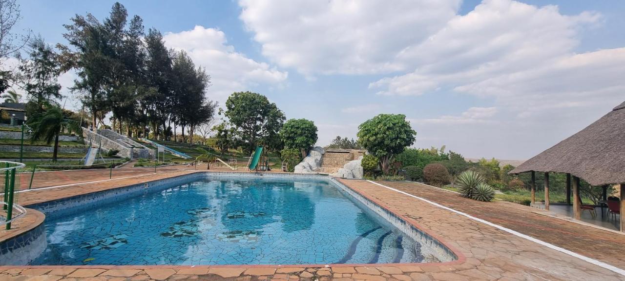Milpark Hotel Cafumpe Exterior photo