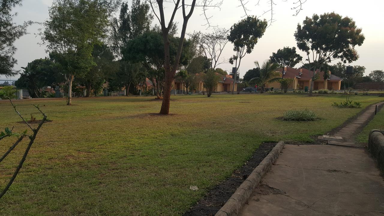 Milpark Hotel Cafumpe Exterior photo