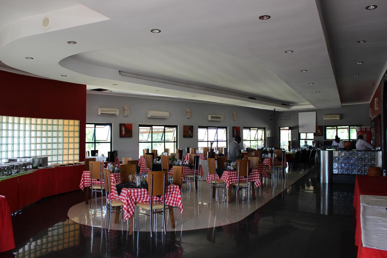 Milpark Hotel Cafumpe Exterior photo