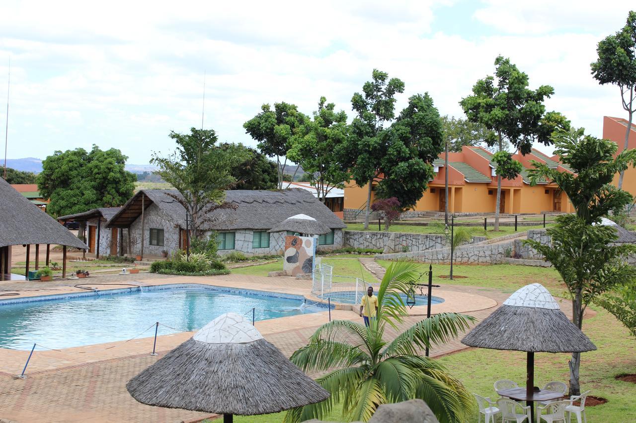 Milpark Hotel Cafumpe Exterior photo