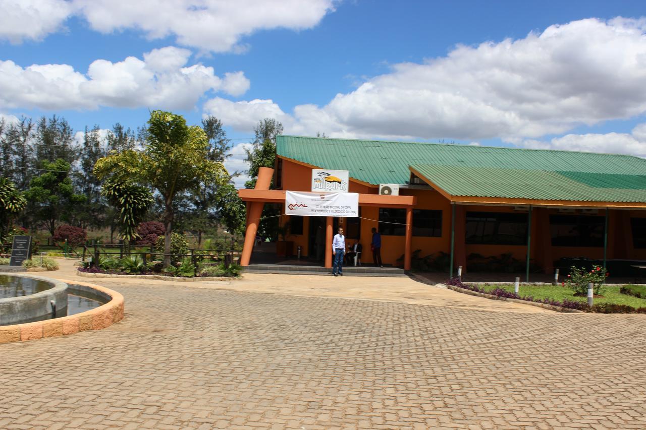 Milpark Hotel Cafumpe Exterior photo